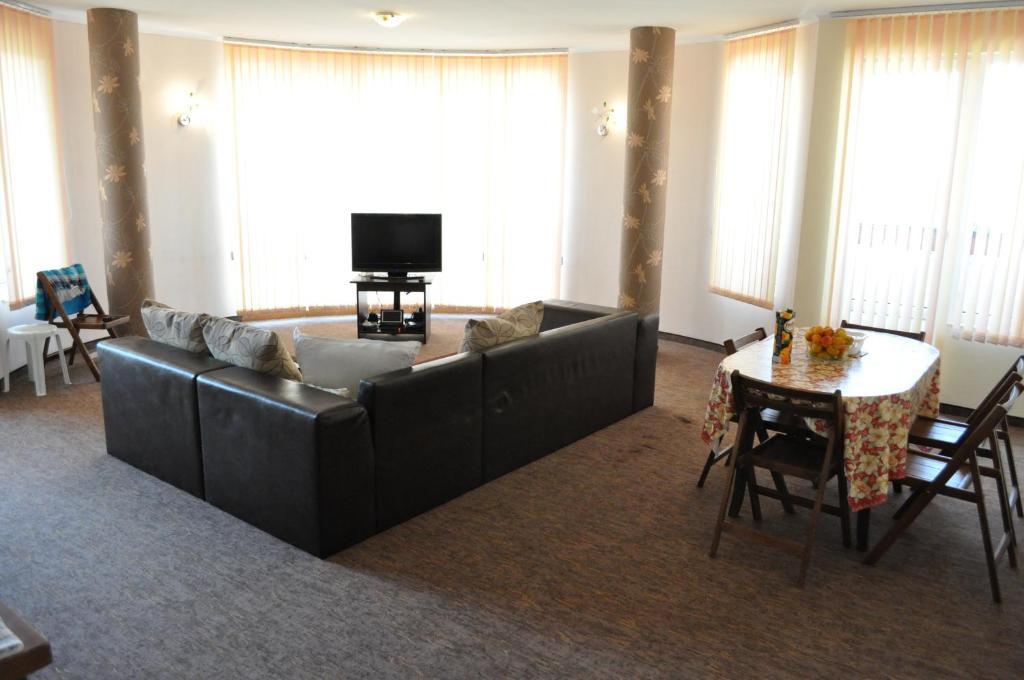 נסבר St. George Apartments מראה חיצוני תמונה