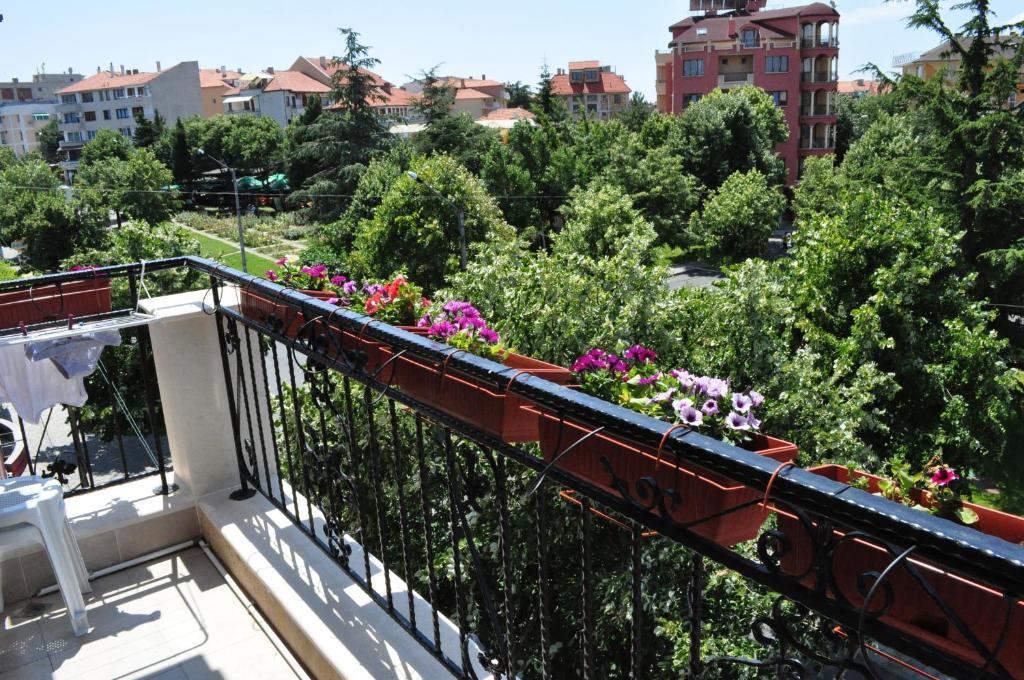 נסבר St. George Apartments מראה חיצוני תמונה