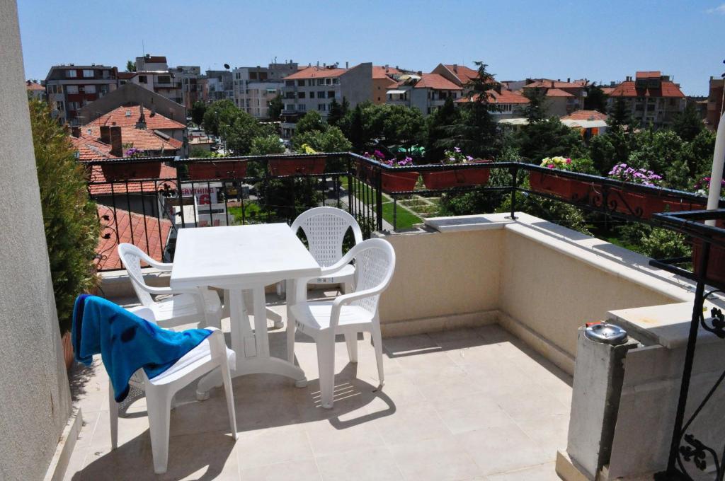נסבר St. George Apartments מראה חיצוני תמונה