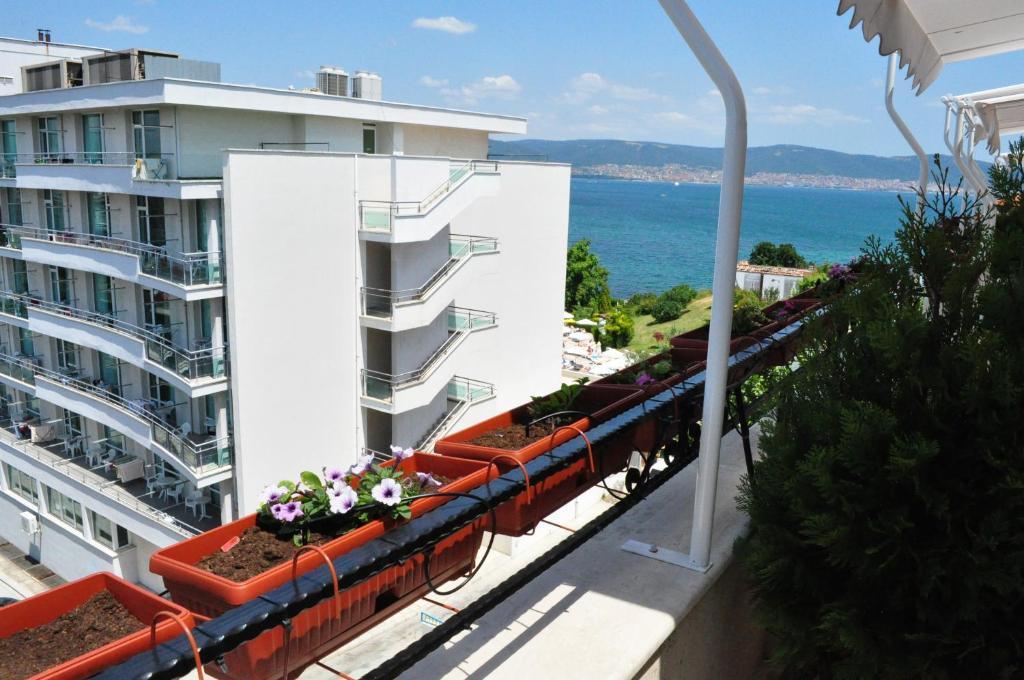 נסבר St. George Apartments מראה חיצוני תמונה