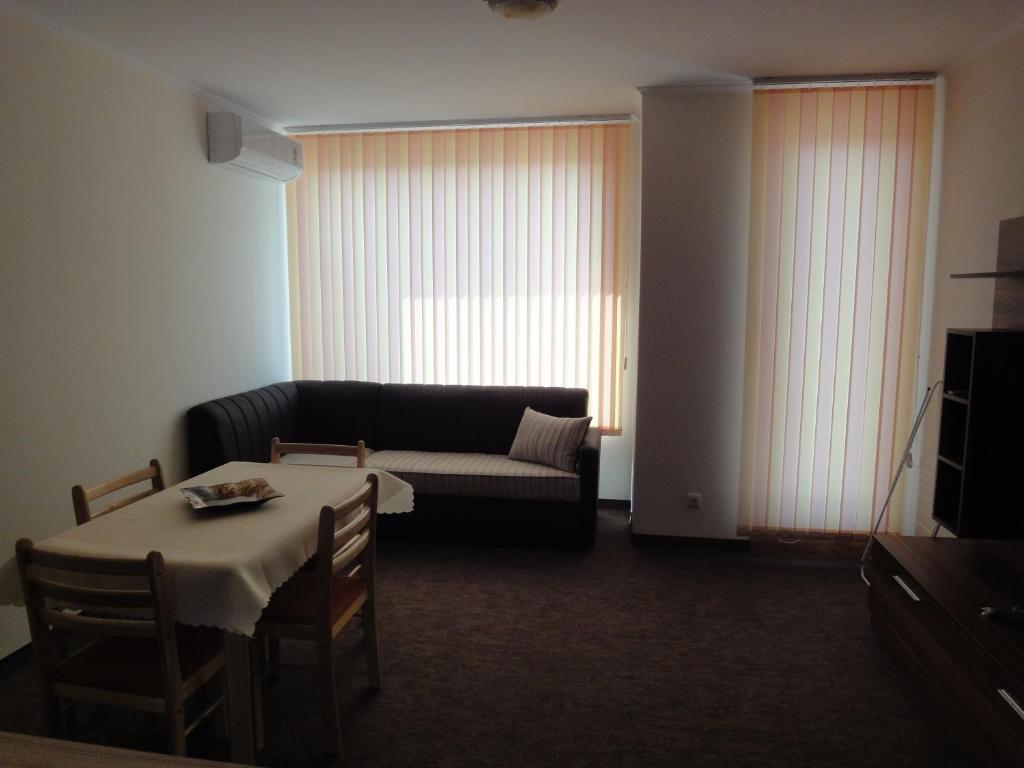נסבר St. George Apartments חדר תמונה