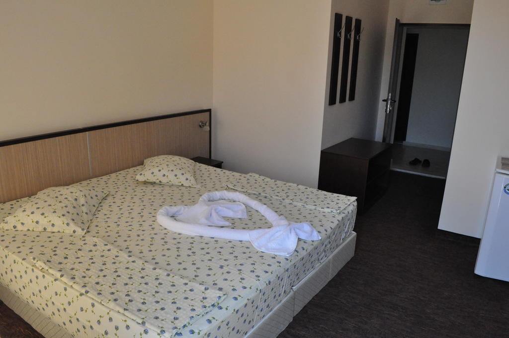 נסבר St. George Apartments חדר תמונה