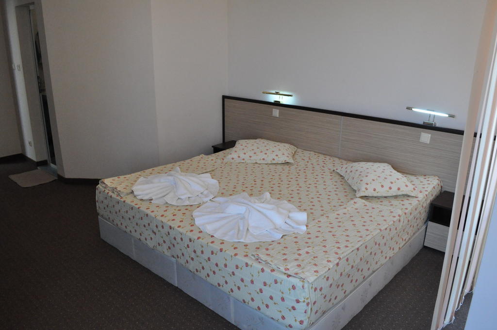 נסבר St. George Apartments חדר תמונה