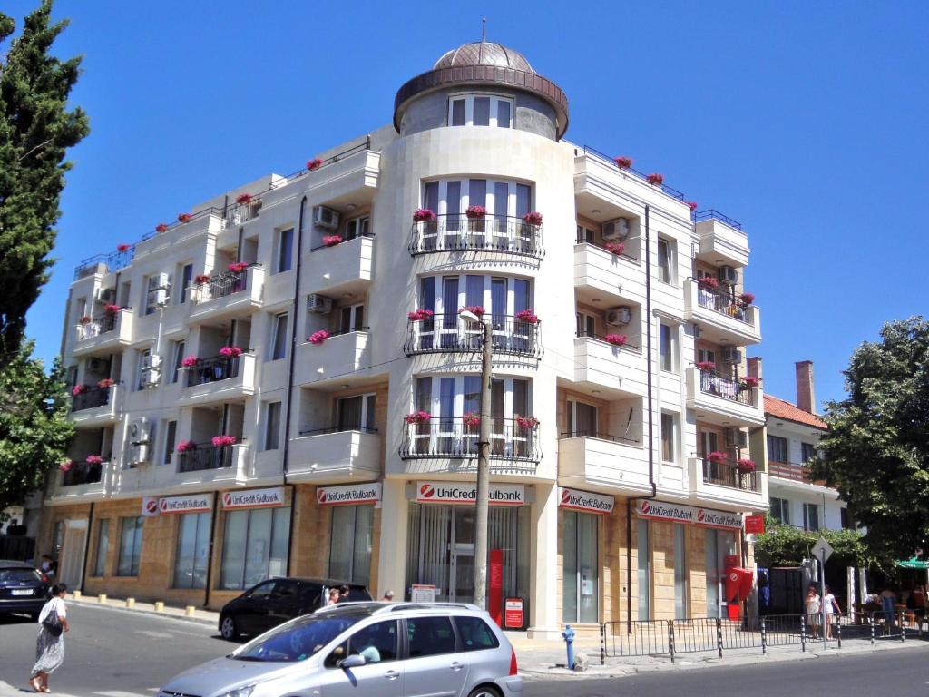 נסבר St. George Apartments מראה חיצוני תמונה